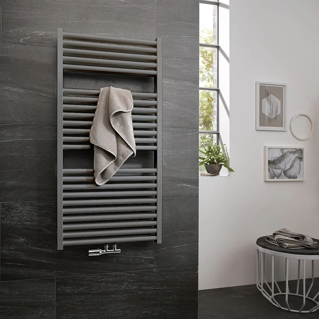 HSK Line Two Badheizkörper Handtuchheizkörper Mittelanschluß 600 x 1770 mm-silber HSK Line Two Badheizkörper Handtuchheizkörper Mittelanschluß 600 x 1770 mm-silber