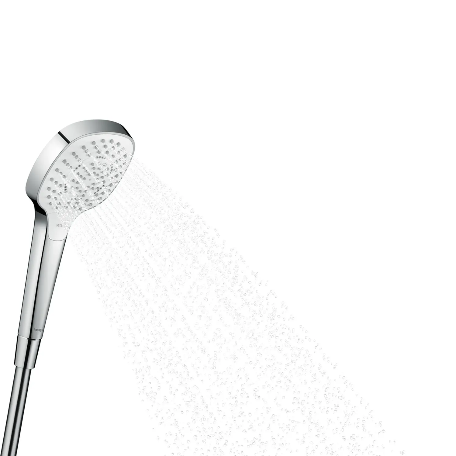 Eine runde, glänzende Duschbrause strahlt Wasser in feinen Sprühstrahlen aus. Der Körper ist aus Metall und glatt, auf weißem Hintergrund präsentiert.