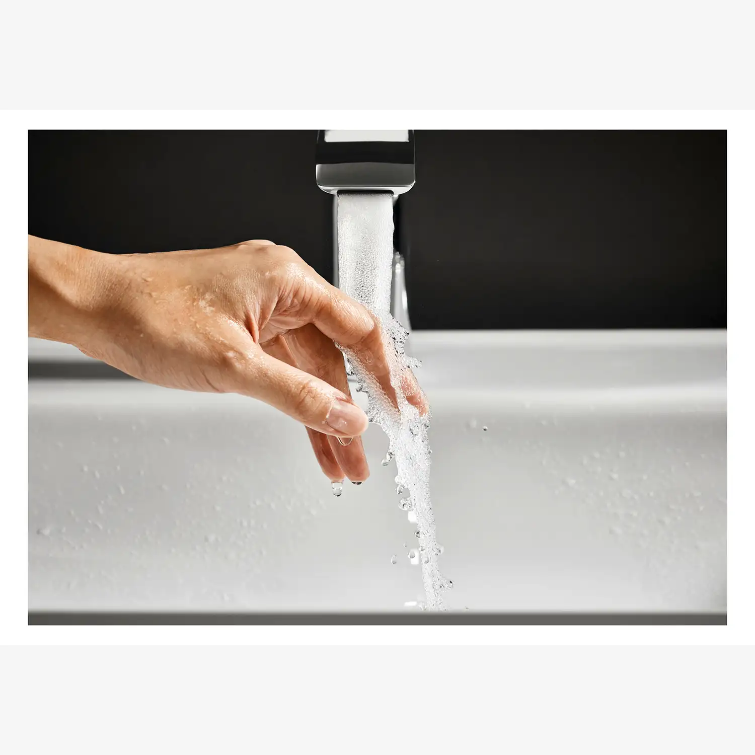 Hansgrohe Vivenis 110 Waschtischarmatur Chrom mit Ablaufgarnitur WaterfallStream